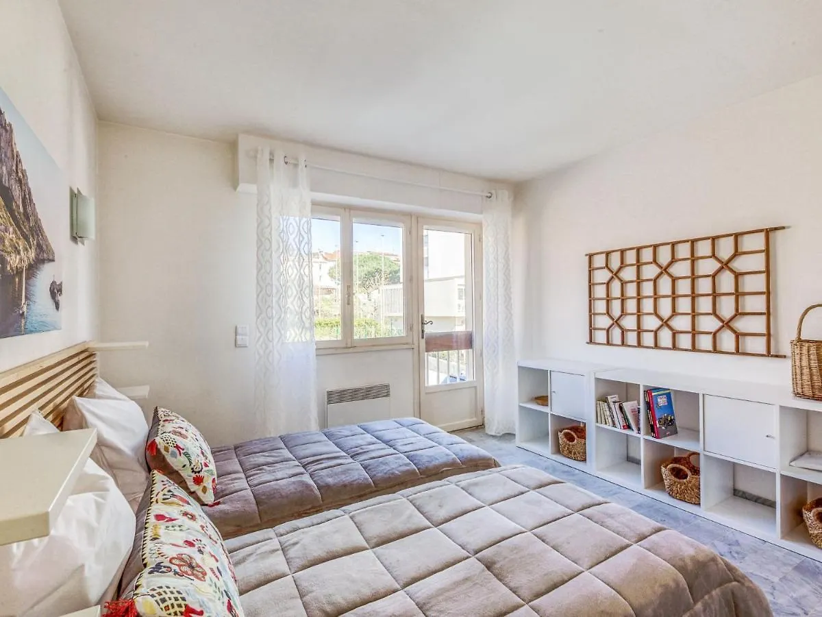 Apartment Les Mimosas By Interhome Sainte-Maxime