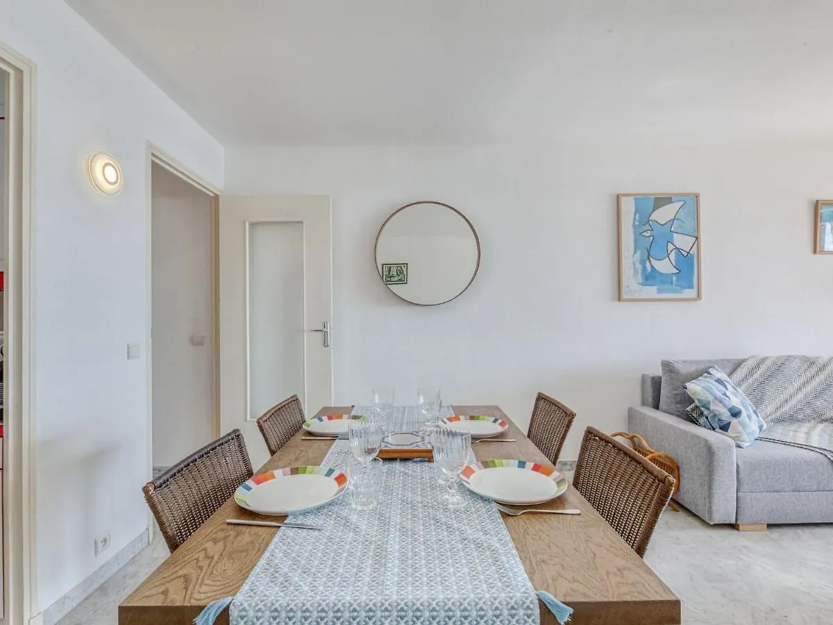 Apartment Les Mimosas By Interhome Sainte-Maxime