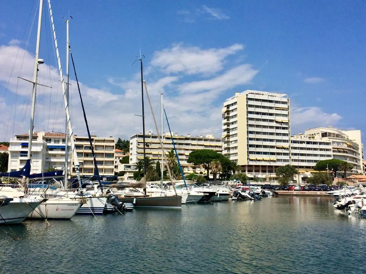 Apartment Les Mimosas By Interhome Sainte-Maxime